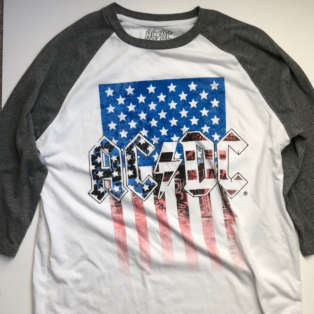 AC⚡️DC Raglan Sleeve T-shirt S